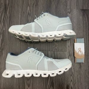 On cloud 5 women’s running shoes size 8.5 with laces